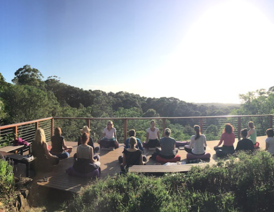 byron bay yoga meditation retreat kate & meg james