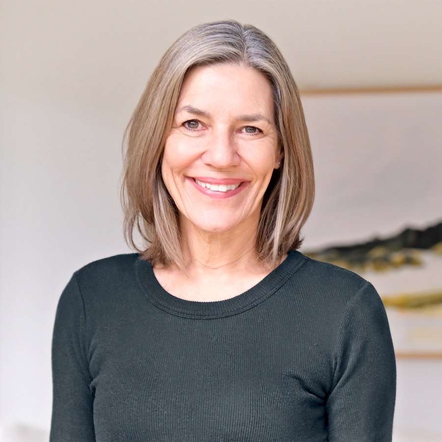 KateJames-sq small-web Kate-James-mindfulness-retreat
