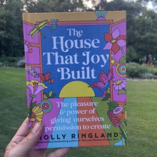 I’m reading Holly Ringland’s book, The House That Joy Built, as a reminder to myself that this is the year I will fully embrace creativity. ⁣When I think of tackling painting or writing poetry (or doing anything where I’m a beginner) I procrastinate because I'm reluctant to go through the messy process of failing. But I know there's no shortcut to learning and yesterday, Holly's words jumped out at me. “What if failures are our directions to the place inside where we can find sanctuary in our imagination and in our hopes and dreams? To the waters and the wild.What if nothing is wasted? What if there's a blue flame on our inner country that we can conjure with the fire of courage in our hearts, to melt our perceived failures down and turn them into something else?'”I know from experience that regardless of the outcome, any kind of creative practice enriches my life. The process of making is a pathway to joy and discovery. So this week, I’ve set aside a couple of hours to get my paintbrushes out. I know the only way to build my confidence is to take baby steps consistently. Maybe there’s a creative practice you’d love to embrace? Regardless of whether it’s cooking one new recipe each week, planting a few herbs in a pot or writing the first few paragraphs of your memoir, the most important first step is commitment. Block out the time in your diary and don’t let anything get in your way. ✨